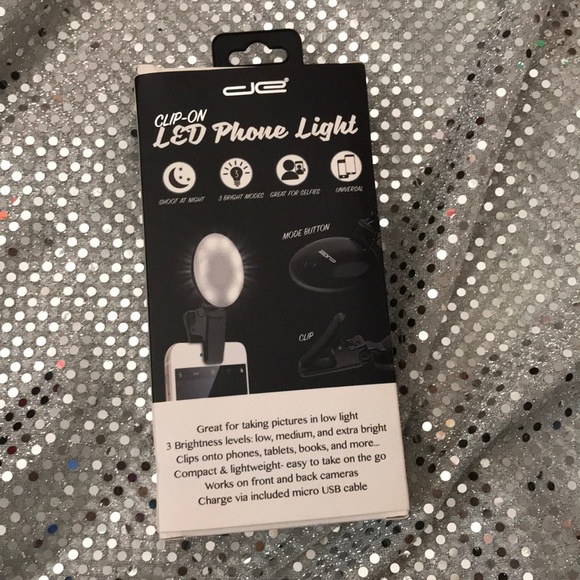Clip-on LED Phone Light - Picture 2 of 4